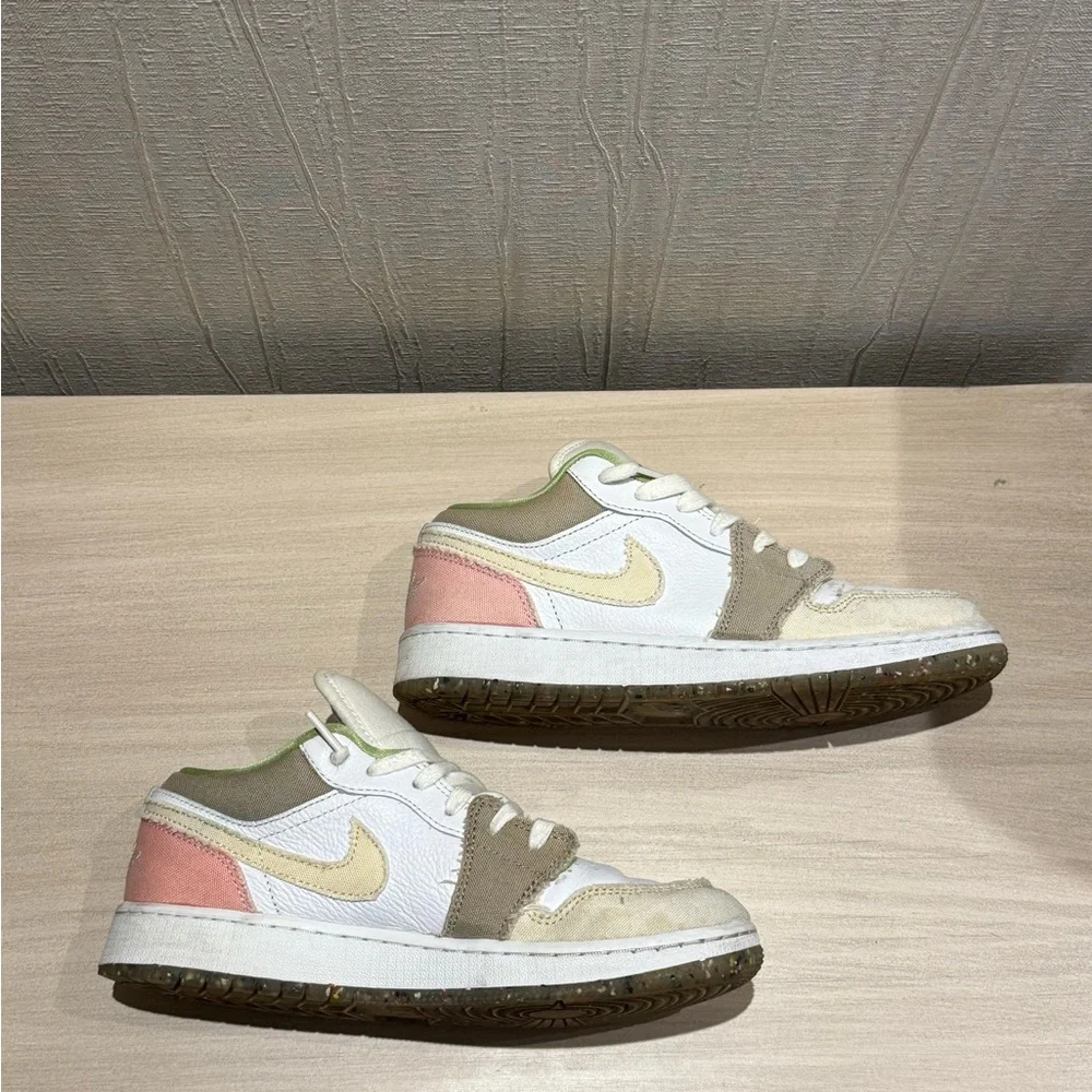 Youth’s/ Women’s Multicolor Air Jordan 1 Low - Picture 3 of 5